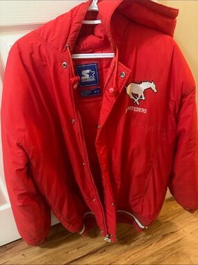 STARTER Red Hooded Men’s Puffer Jacket with Stampeder Logo